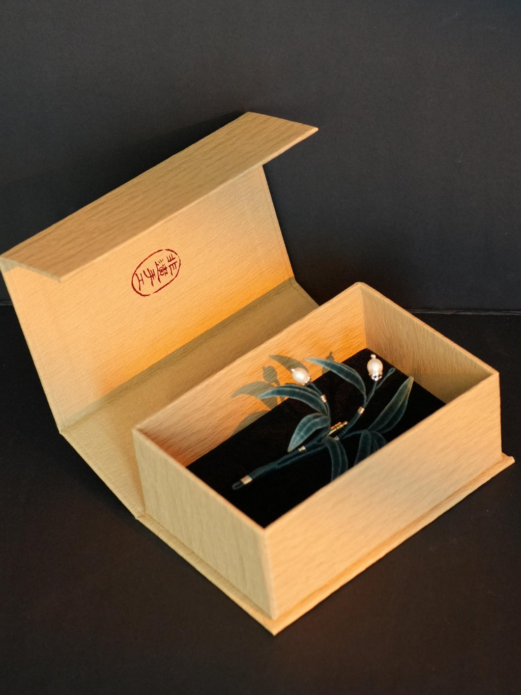 HandmadeRonghua—Pearl Bamboo Brooch