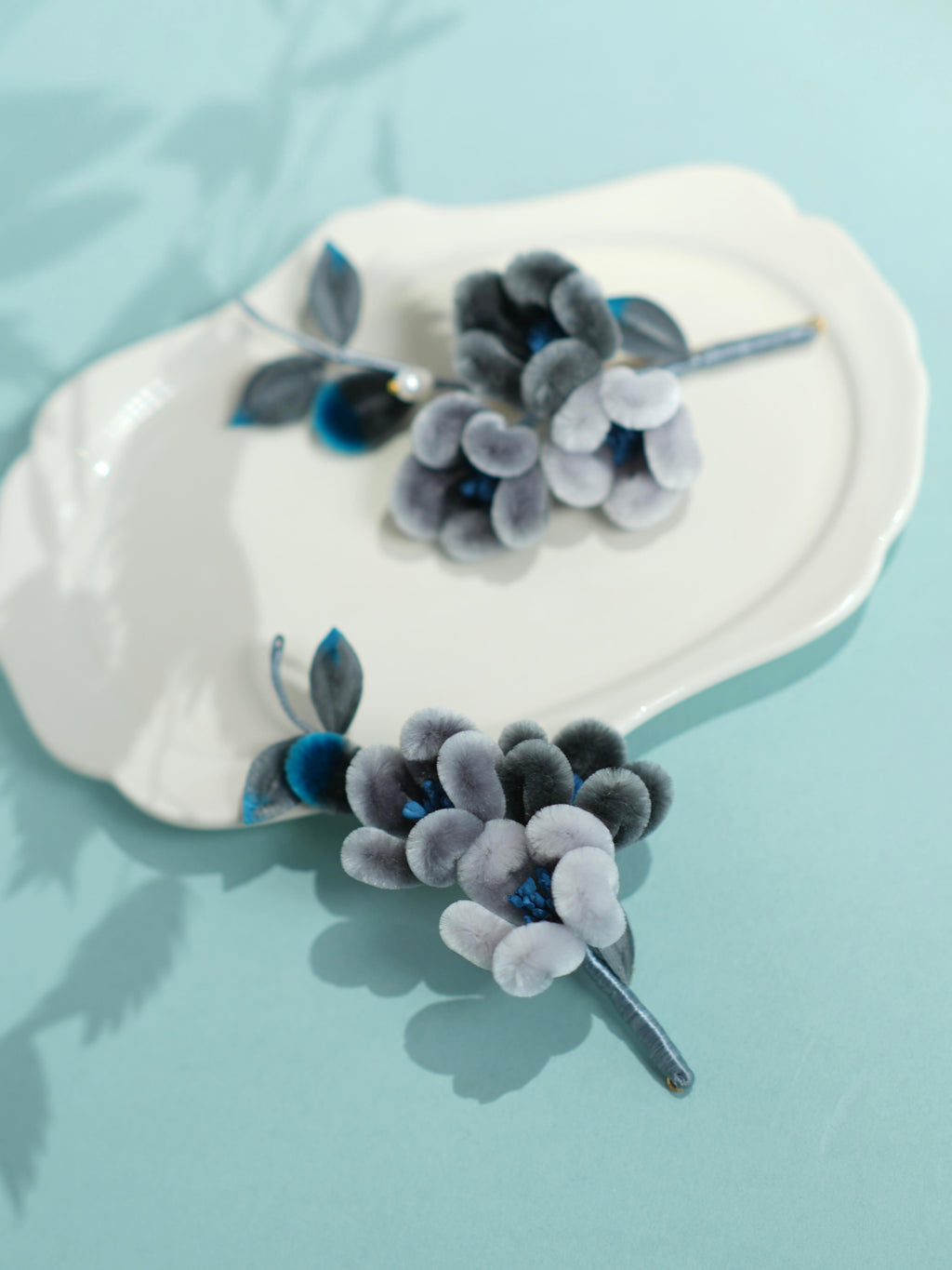HandmadeRonghua—Cute Orchid Brooch