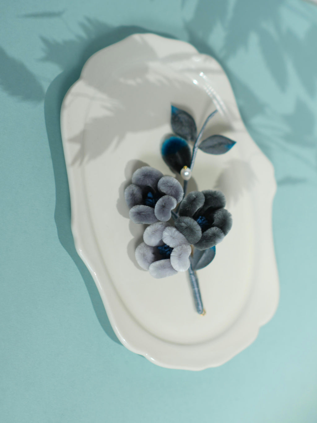 HandmadeRonghua—Cute Orchid Brooch