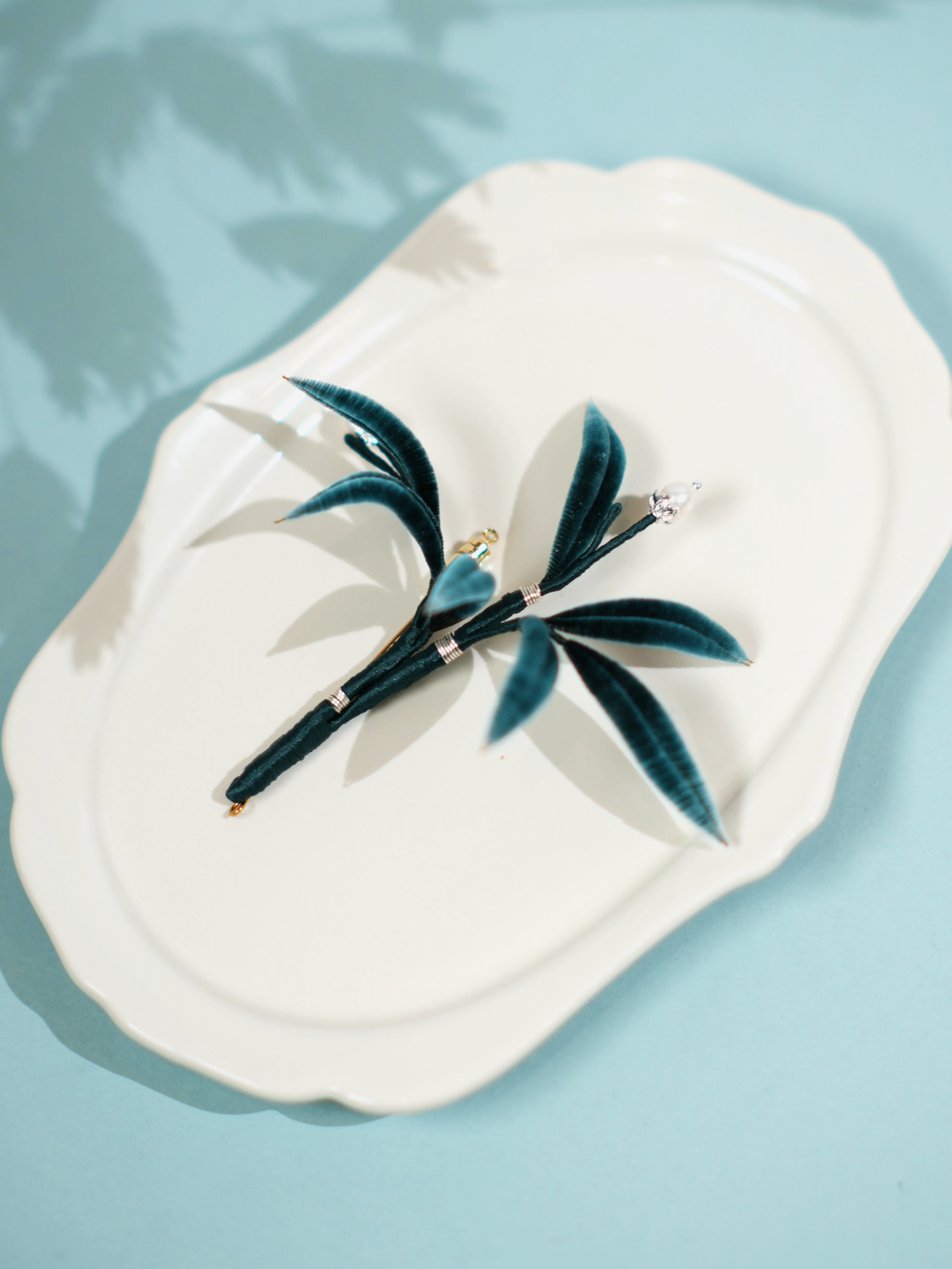 HandmadeRonghua—Pearl Bamboo Brooch