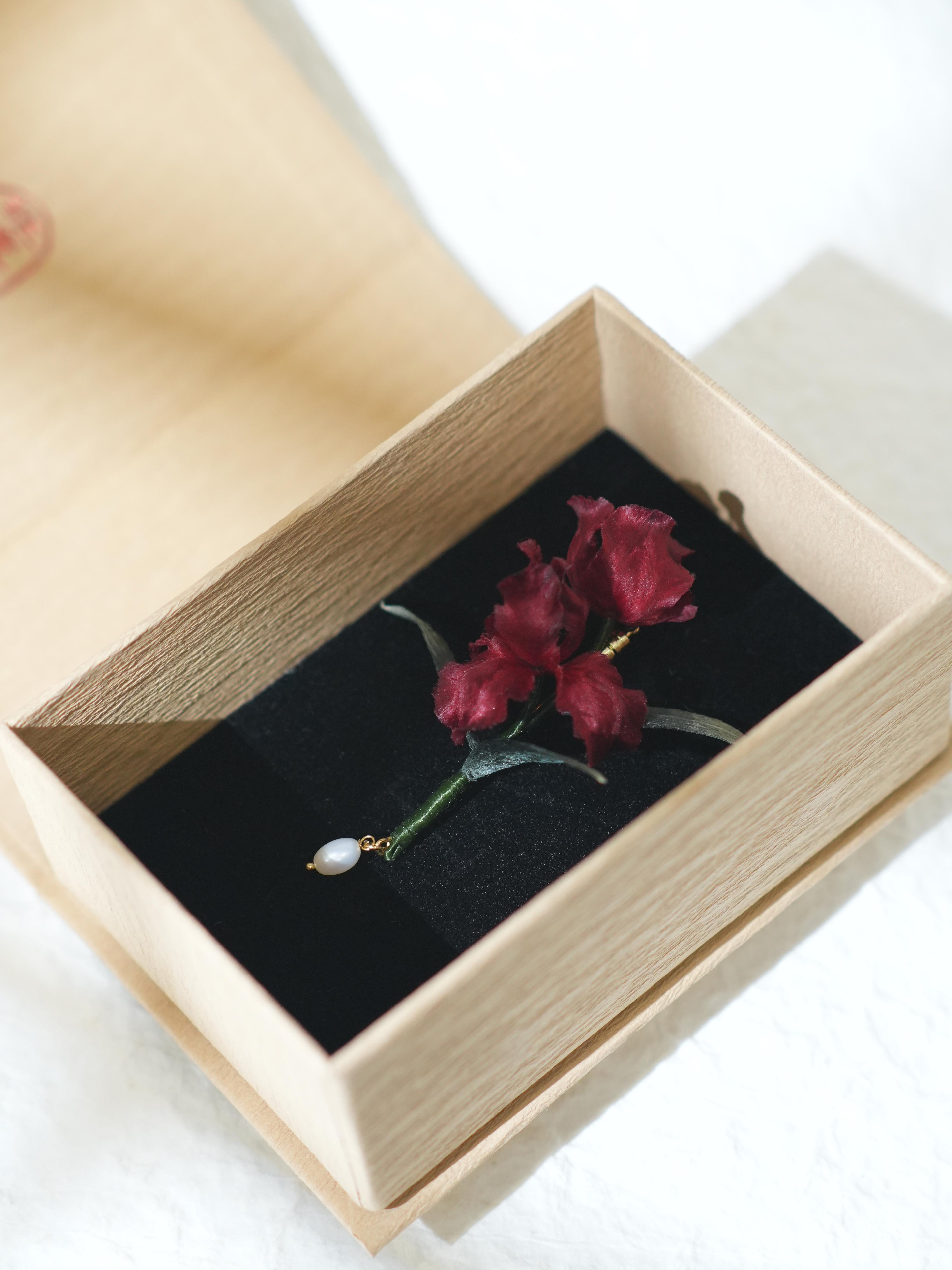 HandmadeRonghua—Color Iris Brooch