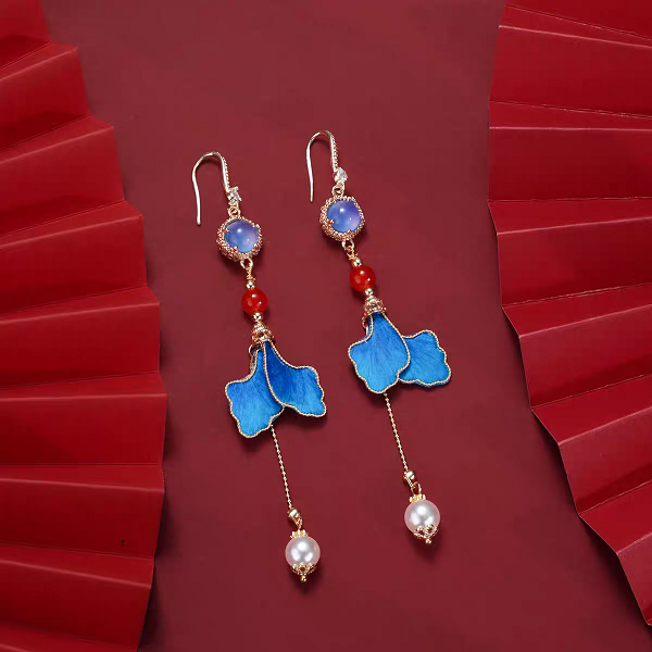HandmadeRonghua—Blue leaf earrings